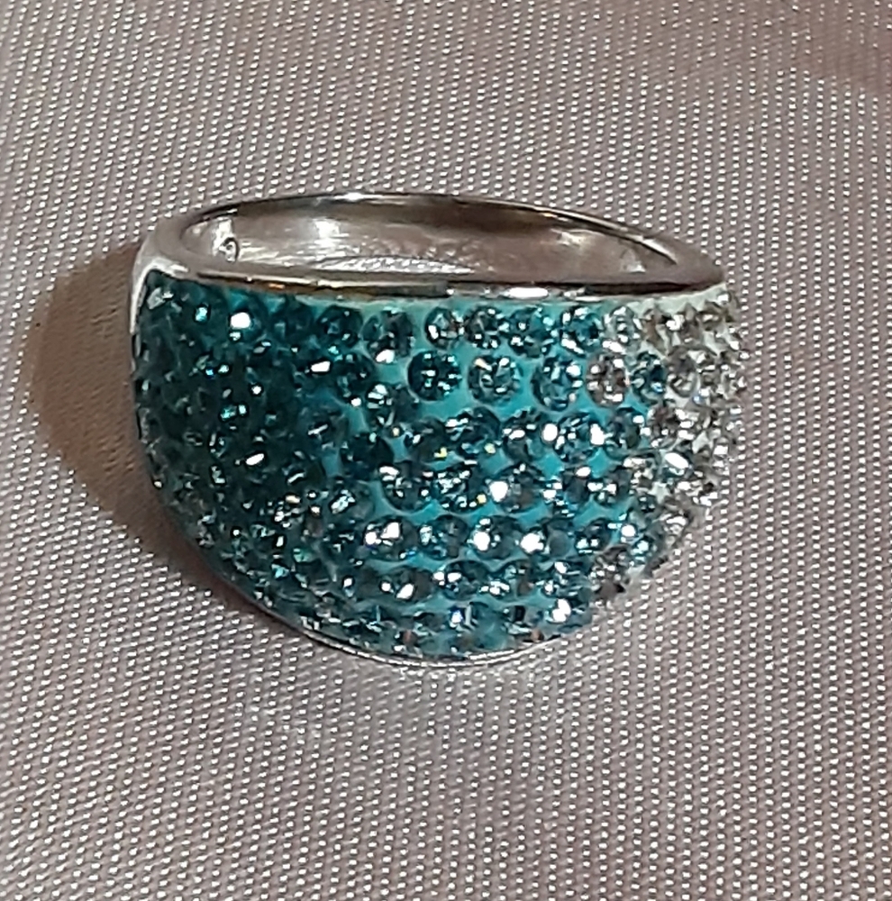 925 Silver and AU White Gold Shades of Blue Crystal Ring Band sz 7